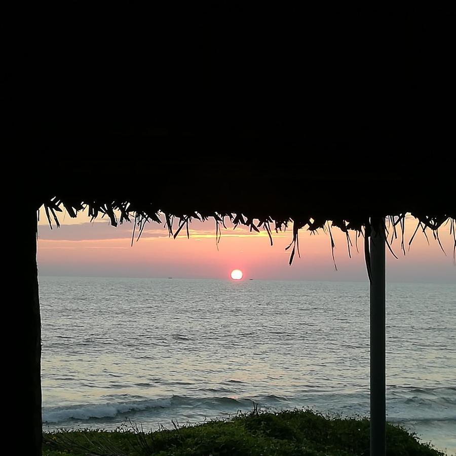 Sukriti Beach Resort Varkala Extérieur photo