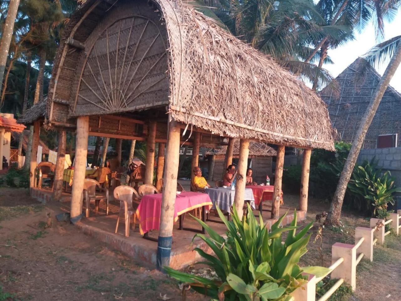 Sukriti Beach Resort Varkala Extérieur photo